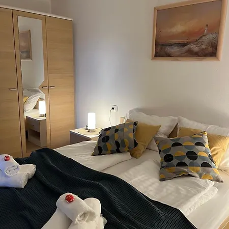 Apartman V *